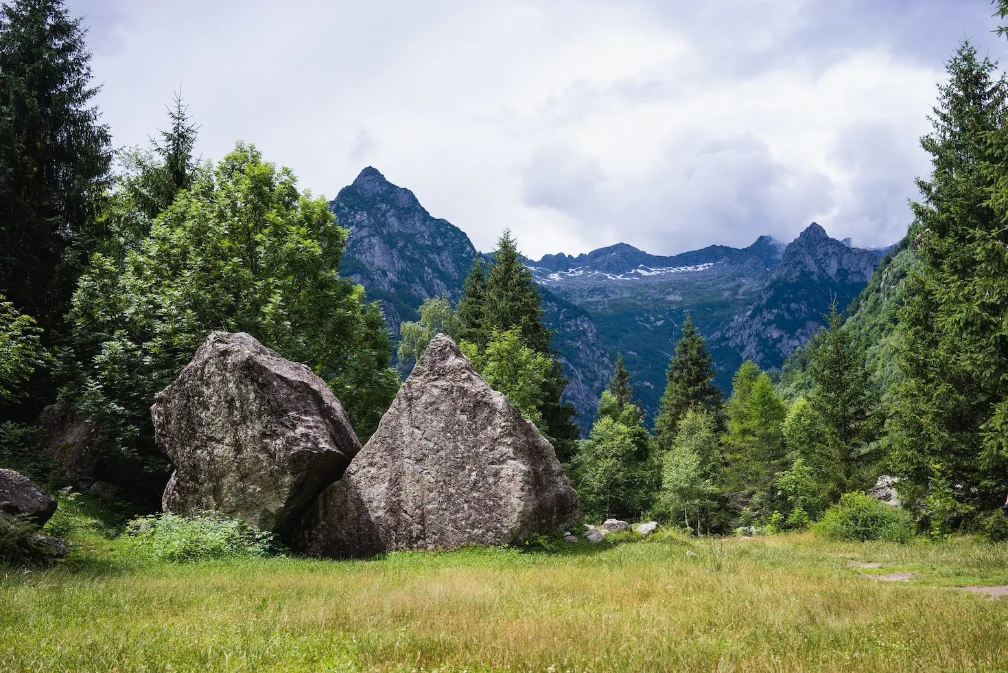 Best Outdoor Bouldering Destinations Near The UAE