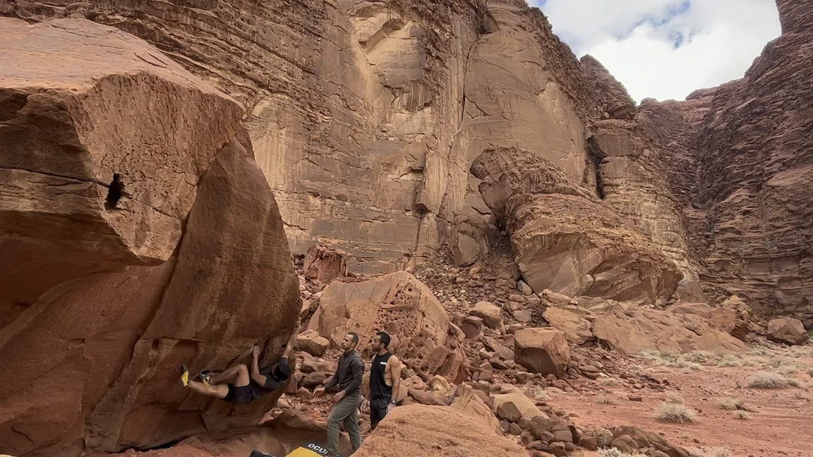 V6 boulder at Heaven's Arena